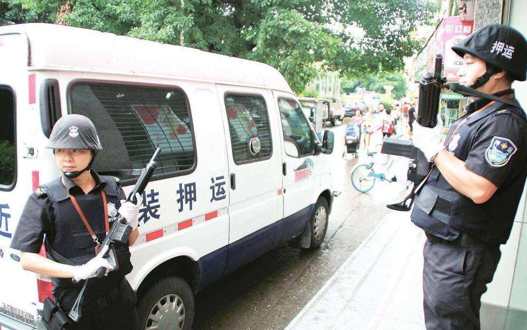 Based on UHF RFID financial escort (cash box management) system solution Each tail box has a dedicated RFID electronic tag